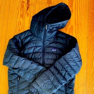 Patagonia women’s hooded down sweater